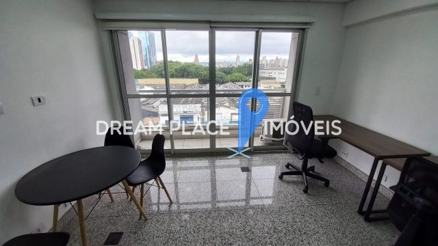 Sala comercial reformada à venda a 400 metros da estação Barra Funda do Metrô, são 36 m² e uma vaga coberta por R$ 305.000,00