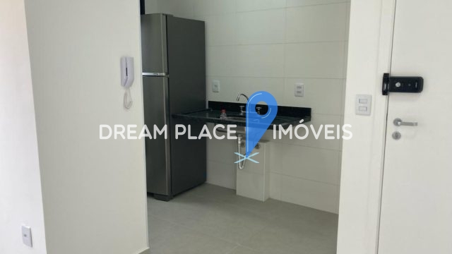 Apartamento localizado na Chácara Inglesa, próximo da estação Praça da Árvore, tem 50 m² e possui 2 dormitórios, sendo 1 suíte